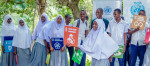 Tansanialaisia koululaisia kestävän kehityksen työpajassa